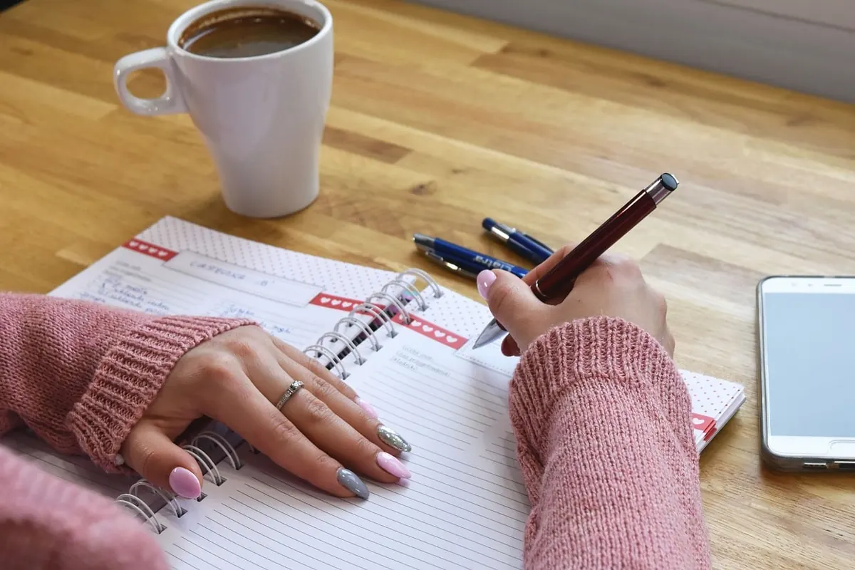 How to Build a Daily Journaling Habit in 10 Minutes a Day